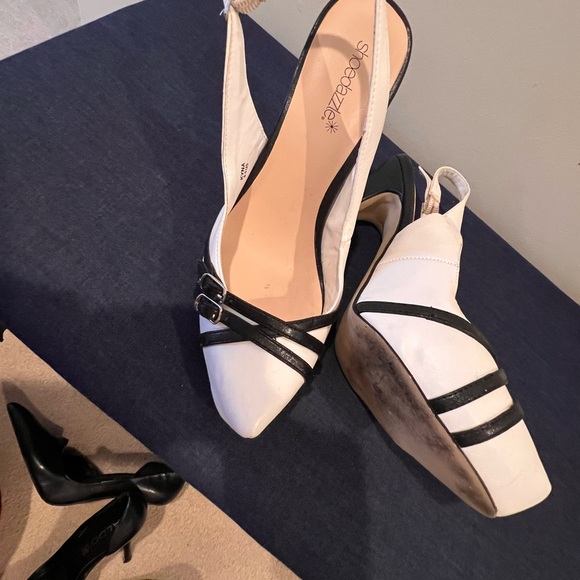 White and black heeled sling back - Picture 2 of 3